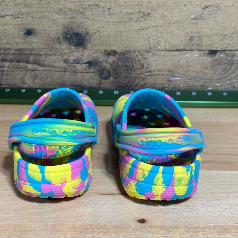 CROCS Vibrant Multicolor Kids Water Shoes - Picture 8 of 8